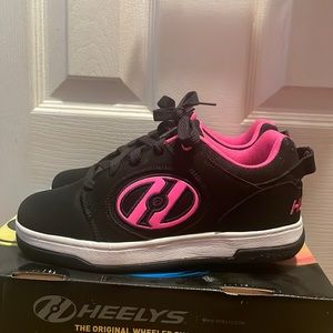 Heeleys Wheeled Shoes